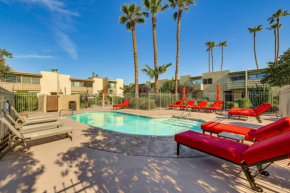 Walk to Old Town Scottsdale Condo with Pool Access!